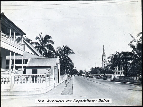 Mozambique - The Avenida da Republica, Beira