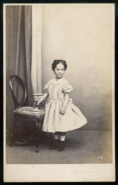 Photo  /  Girl & Chair 1870S