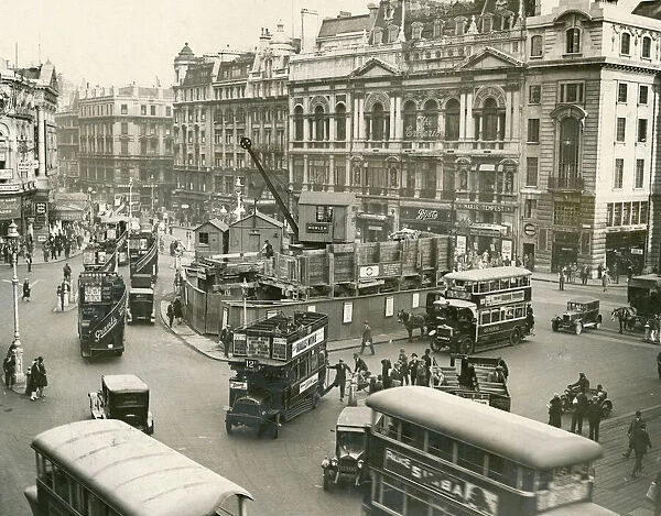 Piccadilly Circus 1928