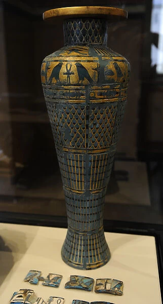 Replica of the cult vessel with inlays. 20th BC. Neues Museu