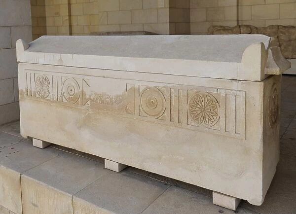 Sarcophagus. Chalk. From Ar ara. 2nd-3rd century AD