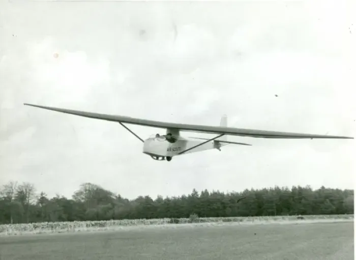 Framed Print : Print of a Slingsby T.21 Glider in Flight Framed Print : Print of a Slingsby T.21 Glider in Flight