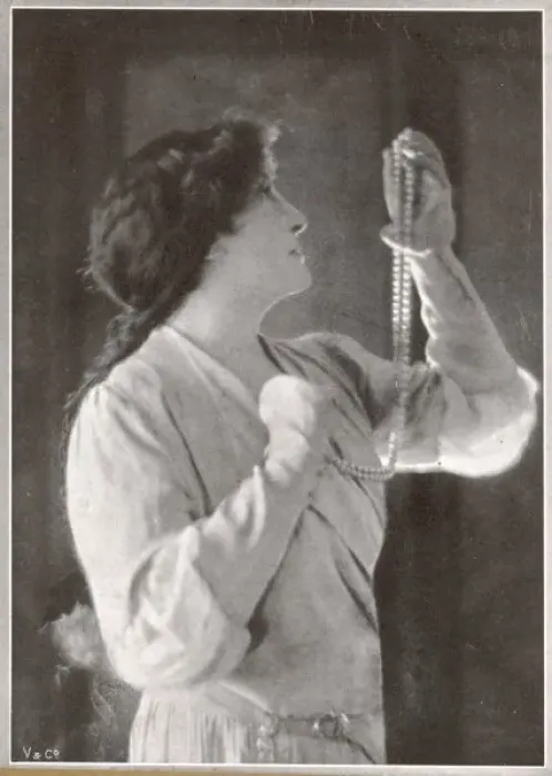 Framed Print : Theatrical Pose Print