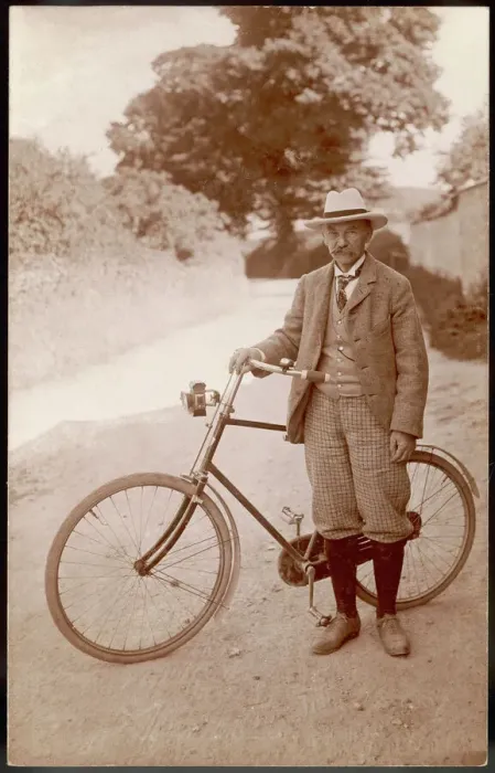 Framed Print : Thomas Hardy Print: Early 1920s Photograph Framed Print : Thomas Hardy Print: Early 1920s Photograph