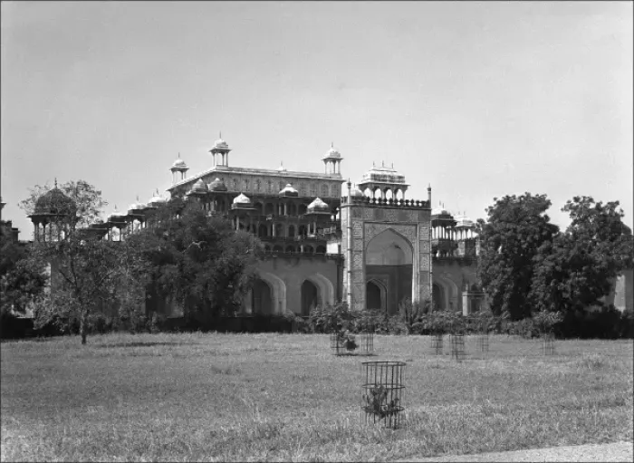 Framed Print : Agra Palace Complex Print Framed Print : Agra Palace Complex Print