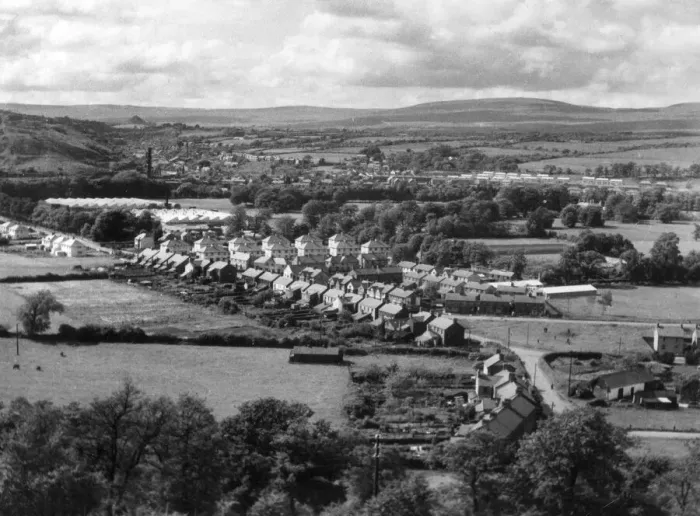 Framed Print : Ystradgynlais Print, Swansea Valley, Glamorgan, Wales 1950s Framed Print : Ystradgynlais Print, Swansea Valley, Glamorgan, Wales 1950s