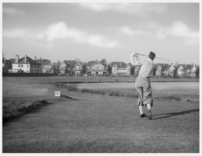 Framed Print : Wanstead Golf Course Print: 16th Hole View Framed Print : Wanstead Golf Course Print: 16th Hole View