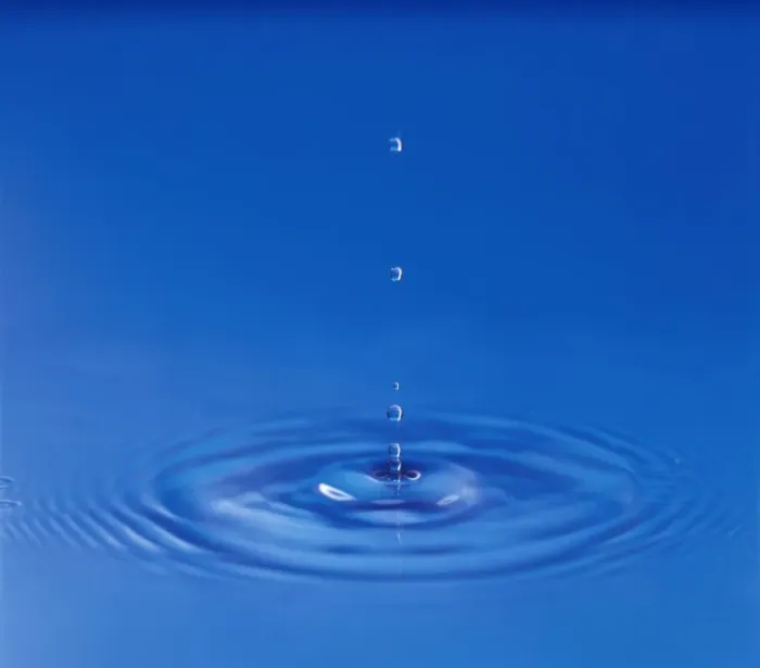 Framed Print : Water Droplets Print - Falling into Water Framed Print : Water Droplets Print - Falling into Water