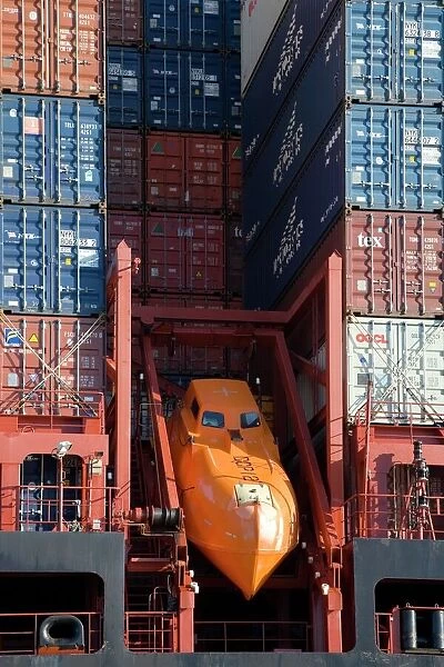 Container ship lifeboat