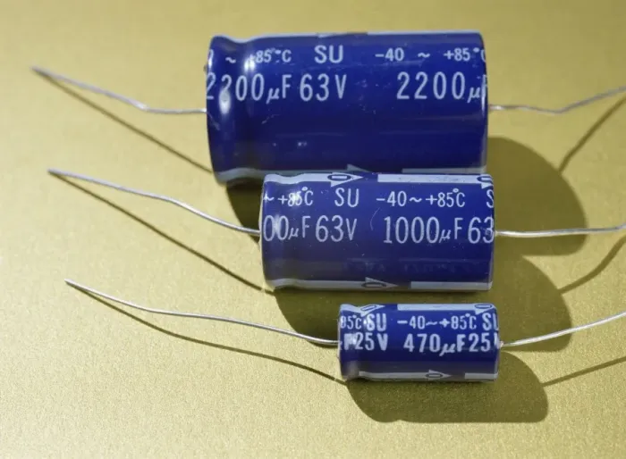 Framed Print : Three electrolytic capacitors with arrows pointing to negative ends, Print Framed Print : Three electrolytic capacitors with arrows pointing to negative ends, Print