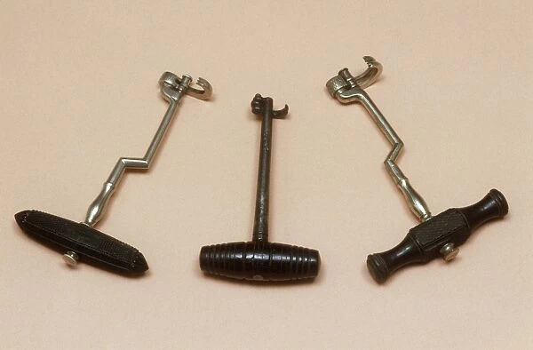 Three tooth keys, circa 1850 C017  /  8403