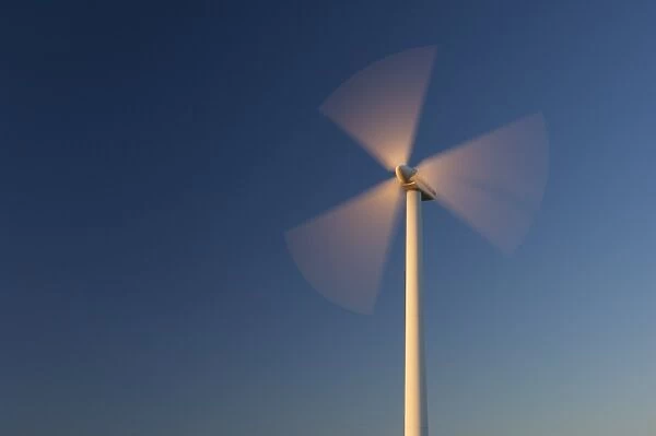 Wind turbine rotating