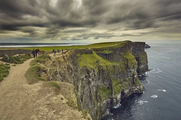 The Cliffs of Moher, near Lahinch, County Clare, Munster, Republic of Ireland, Europe