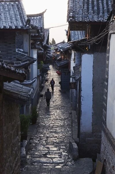 Cobbled streets of Lijiang Old Town, UNESCO World Heritage Site, Yunnan Province