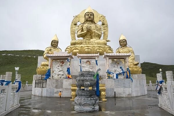 Golden Buddhist statues above Amarbayasgalant Monastery, Mount Buren-Khaan, Baruunburen district