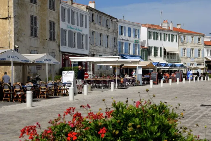 Framed Print : La Flotte Harbour Quayside Print
