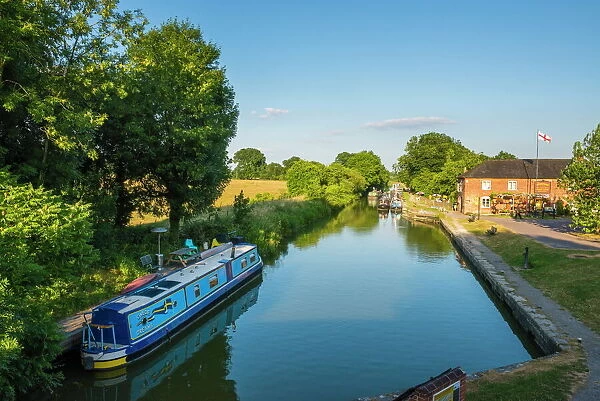 Kennet and Avon Canal at Pewsey near Marlborough, Wiltshire, England, United Kingdom, Europe
