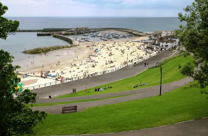 Framed Print : Lyme Regis Print: The Cobb and Beach