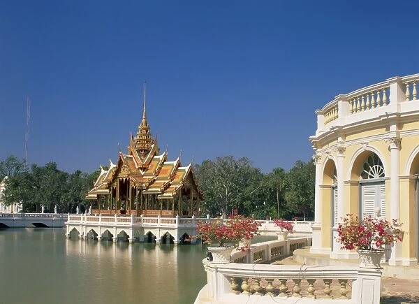 The Phra Thinang Aiswan Thipha-at pavilion at the summer
