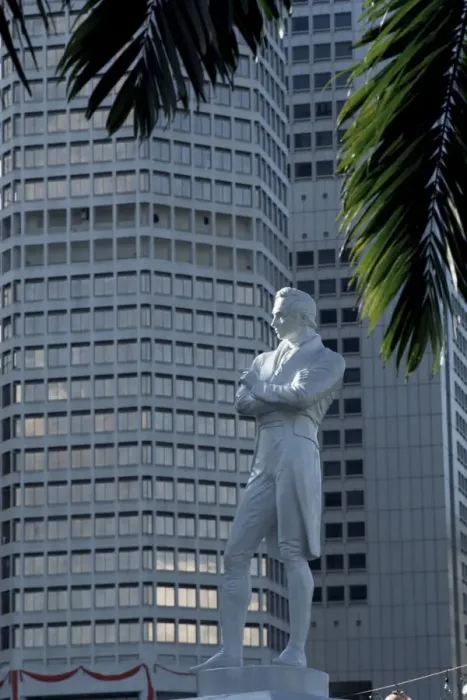 Framed Print : Raffles Statue Print Framed Print : Raffles Statue Print