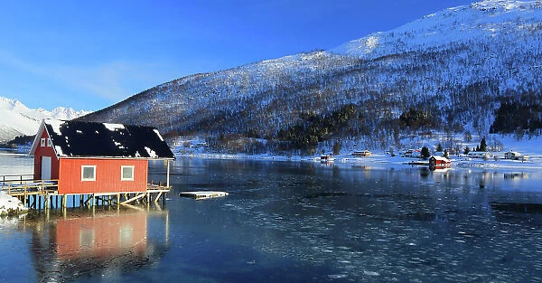 Rorbu near Sommaroy, Troms og Finnmark, north west Norway, Scandinavia, Europe