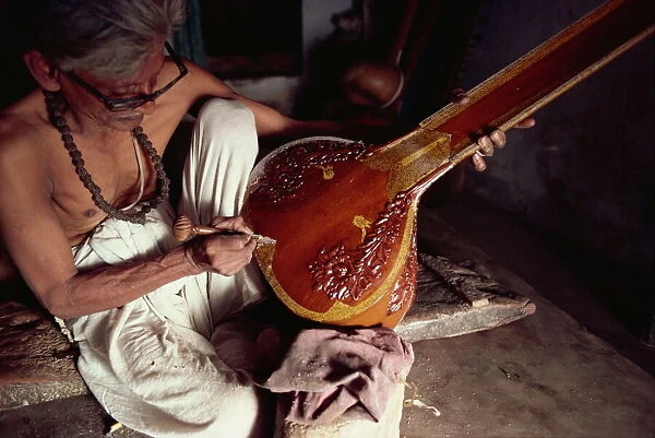Sitar maker, Varanasi, Uttar Pradesh state, India, Asia