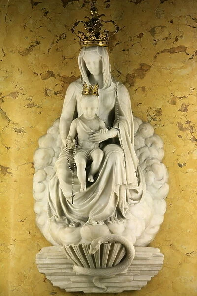 Statue of Virgin and Child, Milan, Lombardy, Italy, Europe