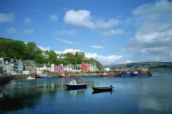 Framed Print : Tobermory Village Print, Isle of Mull, Scotland