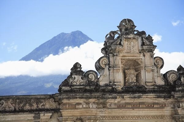 Volcano, Vulcan Agua and colonial architecture, Antigua, Guatemala, Central America
