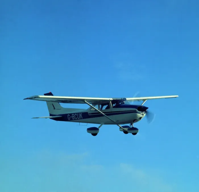 Framed Print : Cessna 152 FlightClean Print Framed Print : Cessna 152 FlightClean Print
