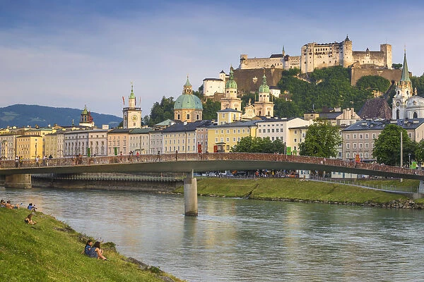 Austria, Salzburg, View of Makartsteg bridge over Salzach River and Hohensalzburg