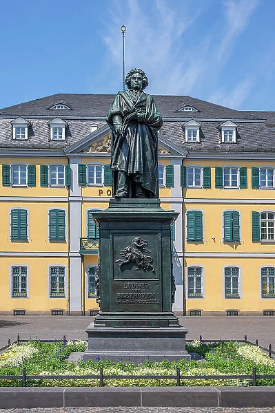 Beethoven monument at the Munsterplace in front of the former main post office, Bonn, North Rhine-Westphalia, Germany