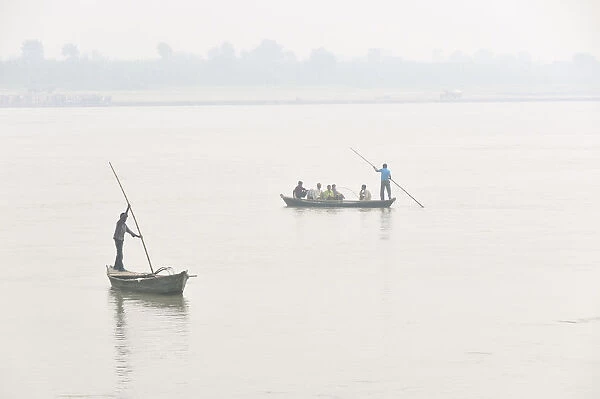 Boatmen in Gandak river. Sonepur Mela, India