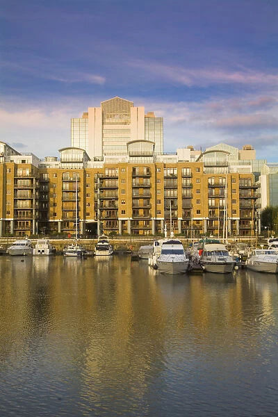 England, London, Wapping, St. Catherines dock, Yachts & appartments