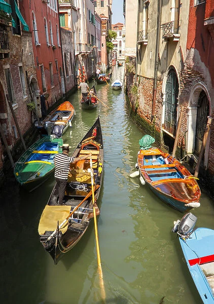 Gondola on the Rio Malgaga, Dorsoduro, Venice, Veneto, Italia, Europe