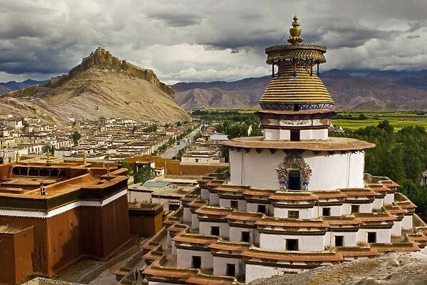 Gyantse monastery, along the friendship highway, Tibet