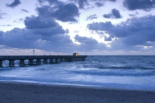 USA, Florida, Pompano Beach, Fishing Pier, Atlantic Ocean
