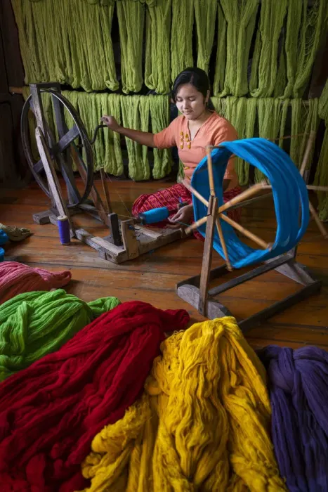 Framed Print : Woman Weaving on Lake Inle Print Framed Print : Woman Weaving on Lake Inle Print