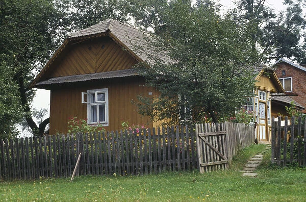 20065751. POLAND Bliskawice Traditional wooden farmhouse