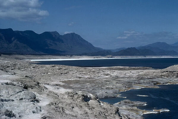 20070791. DJIBOUTI Lake Assal Salt lake at 155m below sea level the lowest point in Africa