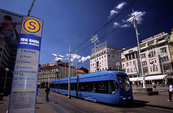 20080980. CROATIA Zagreb Ban Jelacic square modern tram