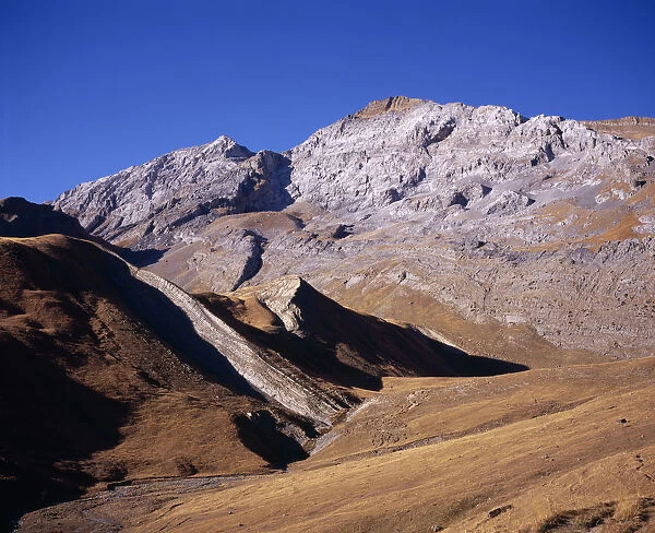 20089367. SPAIN Aragon Pyrenees Sierra de Tendenera and highest point Pico de Tendener
