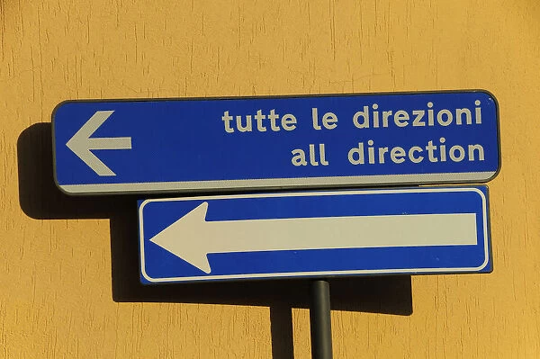 Italy, Lombardy, Lake Garda, road sign