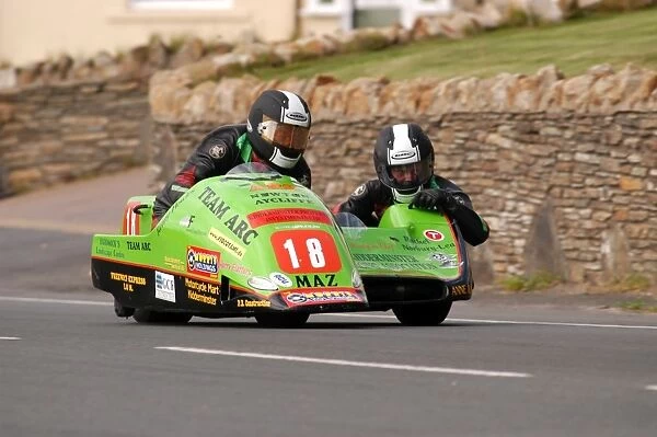 Kenny Howles & Doug Jewell (Ireson Yamaha) 2004 Sidecar TT