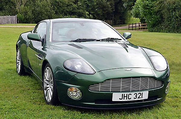 Aston Martin Vanquish 2001 Green metallic