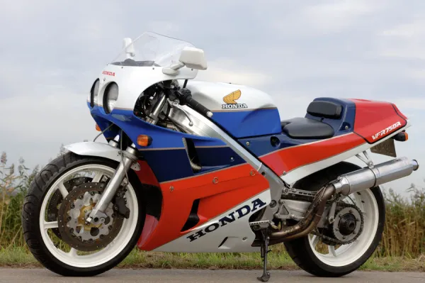 Honda VFR750R RC30