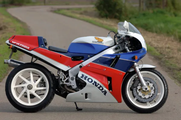 Honda VFR750R RC30