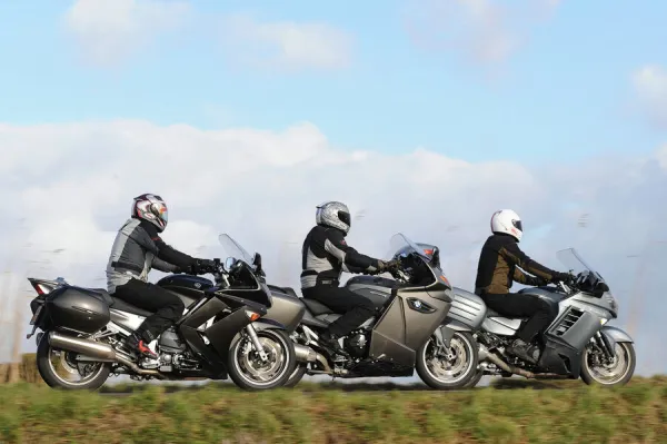 Motorbikes on the road BMW K1300GT Yamaha