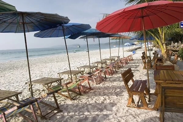 Asia, Thailand, Ko Samet, Soon Thorn Phu beach of Koh Samet and Umbrellas
