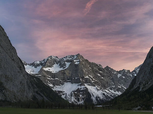 Eng Valley, Karwendel mountain range, Austria, view towards mount Spirtzkar-Spitze during sunset